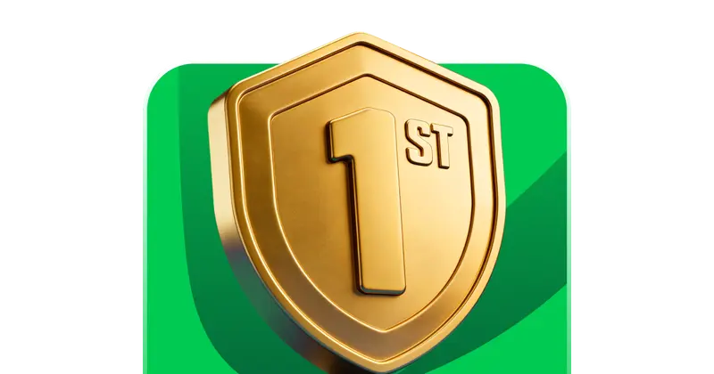 Pieza promocional del sitio: un escudo dorado con la inscripción 1ST sobre fondo verde.